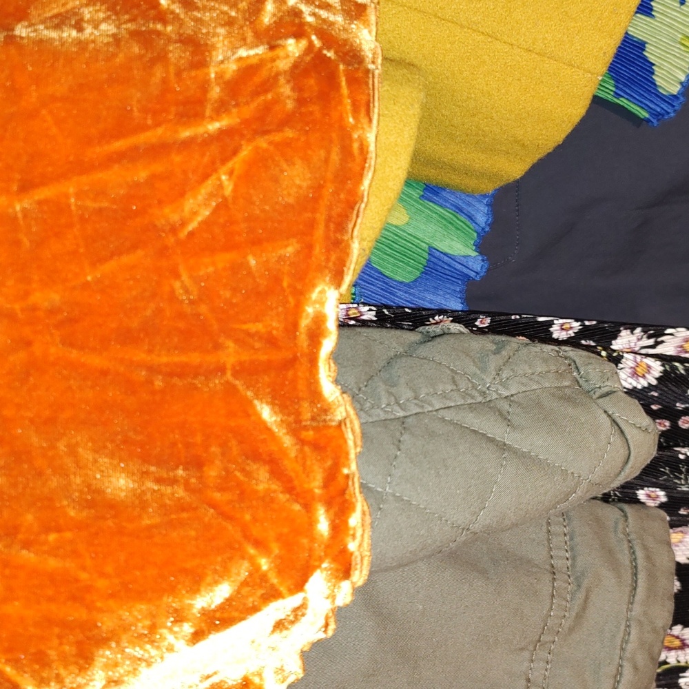 Asos Gold Velvet Crop Top - Picture 4 of 5